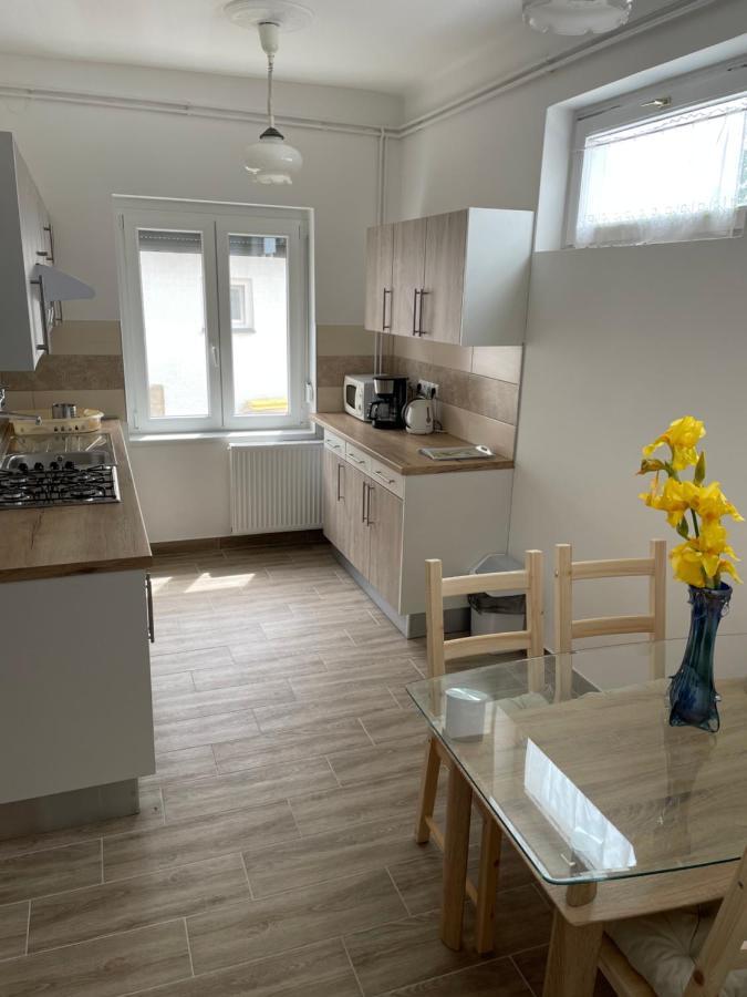 Pingvin Cukraszda Apartman Балатонмариафюрдё Экстерьер фото